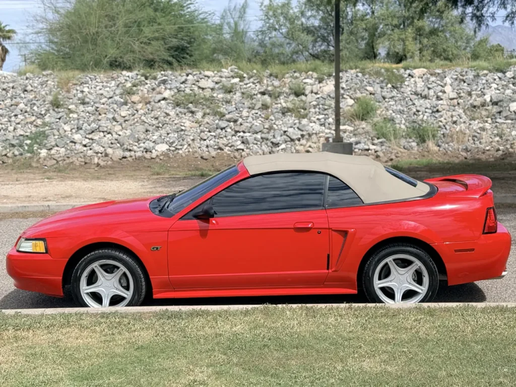 2000 Ford Mustang