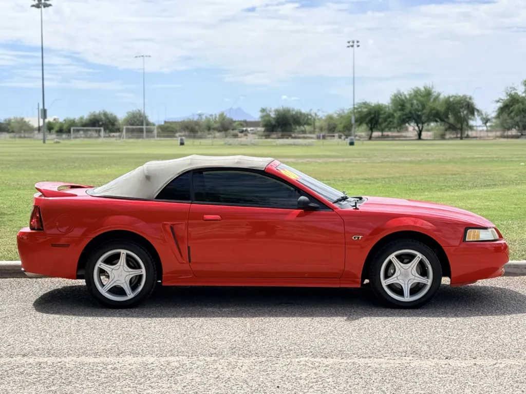 2000 Ford Mustang