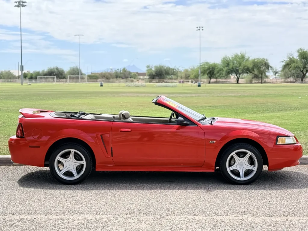 2000 Ford Mustang