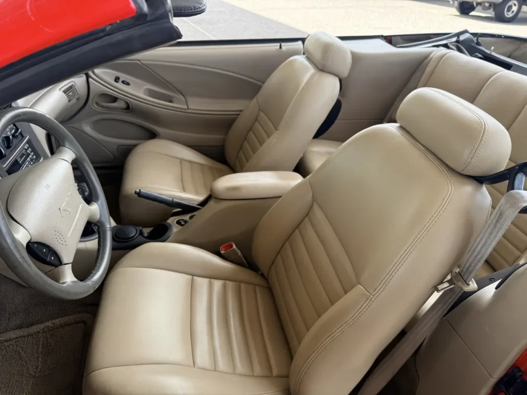 2000 Ford Mustang
