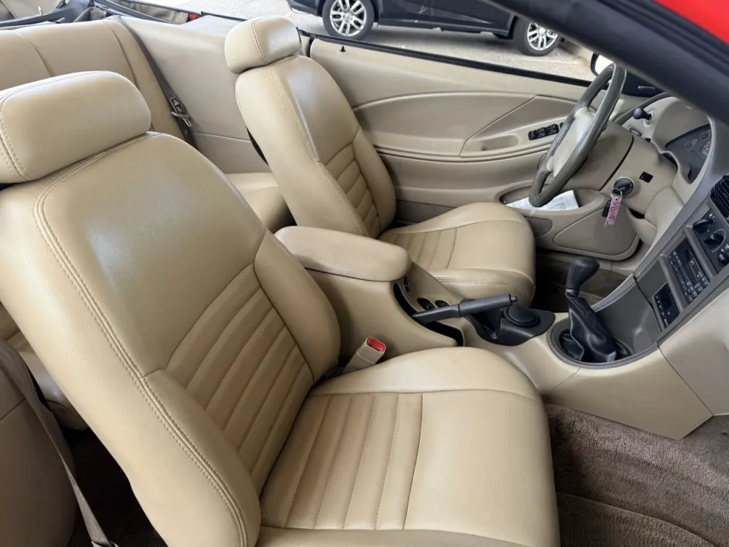 2000 Ford Mustang